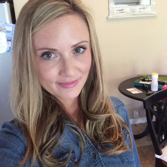 Meet your Posher, Jessica - Picture 1 of 1